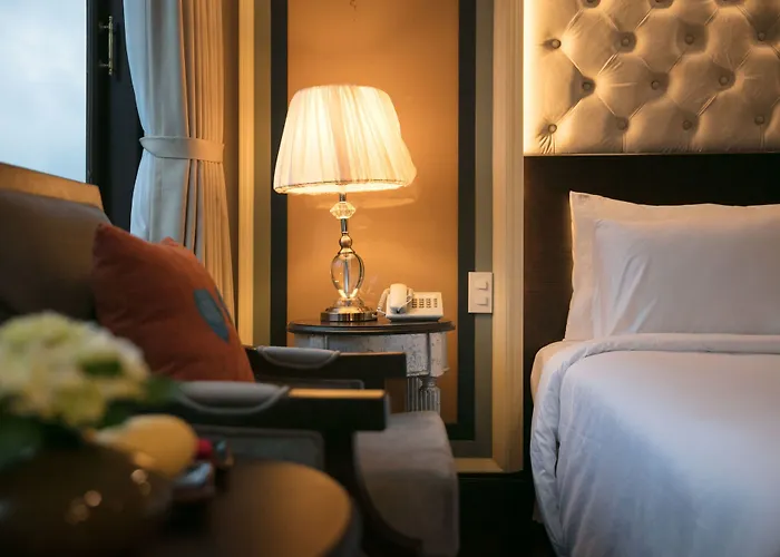 Athena Cruise 5* Ha Long
